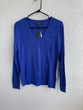NWT, Banana Republic 100% Blue Merino Wool V-Neck Sweater Knit, size S